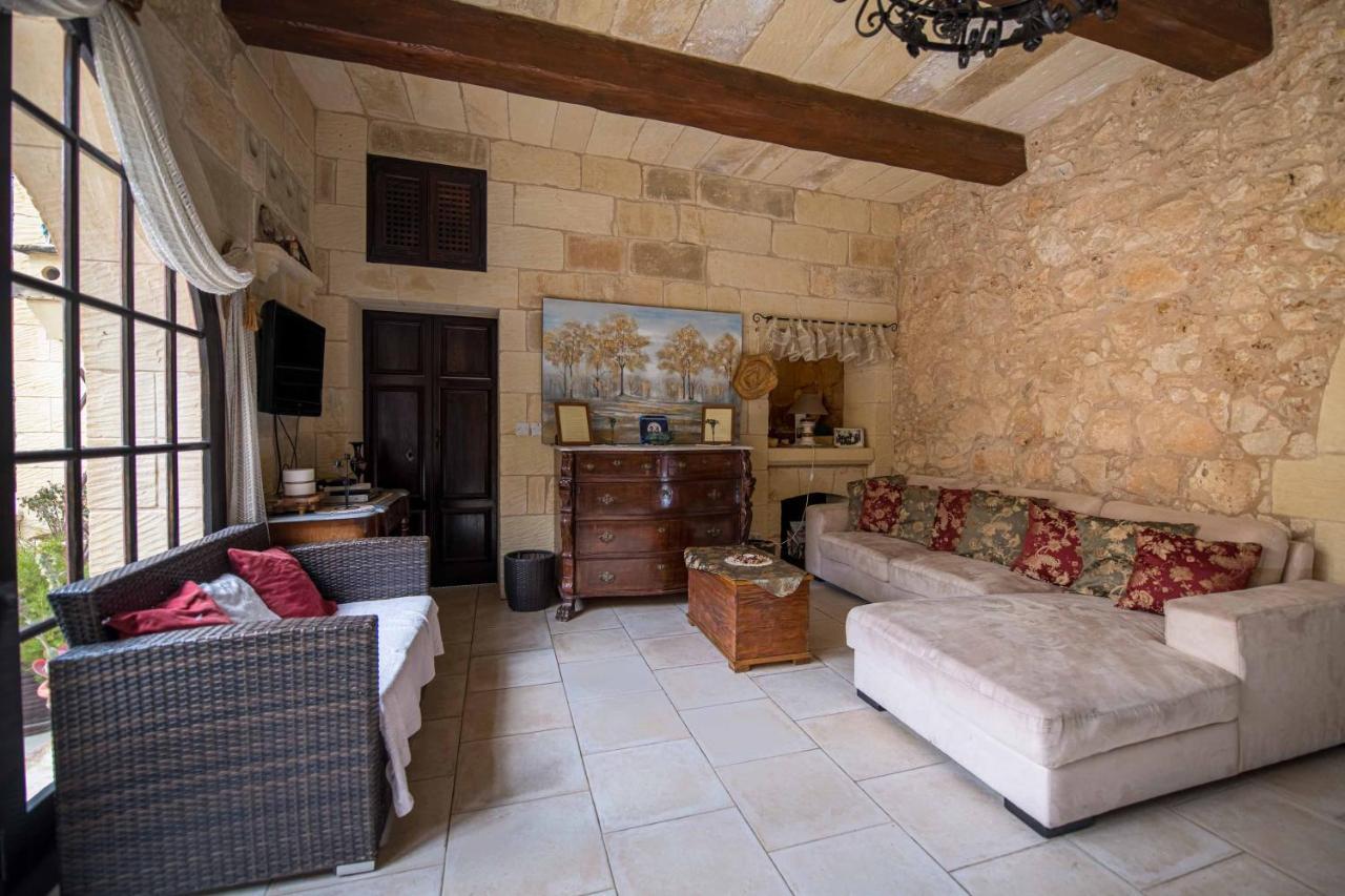 Ta' Kullarina Farmhouse With Private Pool In Island Of Gozo Villa Zebbug  Dış mekan fotoğraf